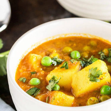 Aloo Matar Peas and Potatoes Curry (16 oz.)